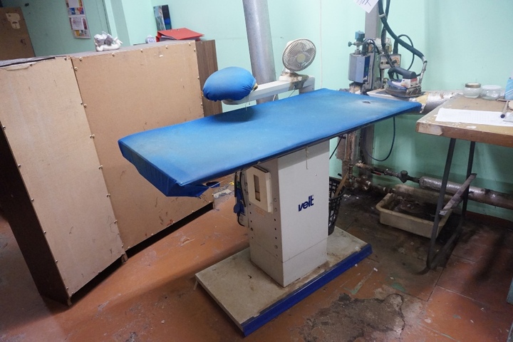 Veit '142210010' Vacuum Ironing table