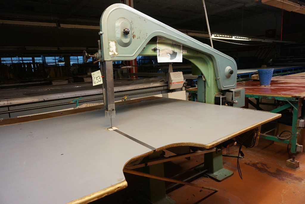 Bandsaw Fabric/Garment Cutter