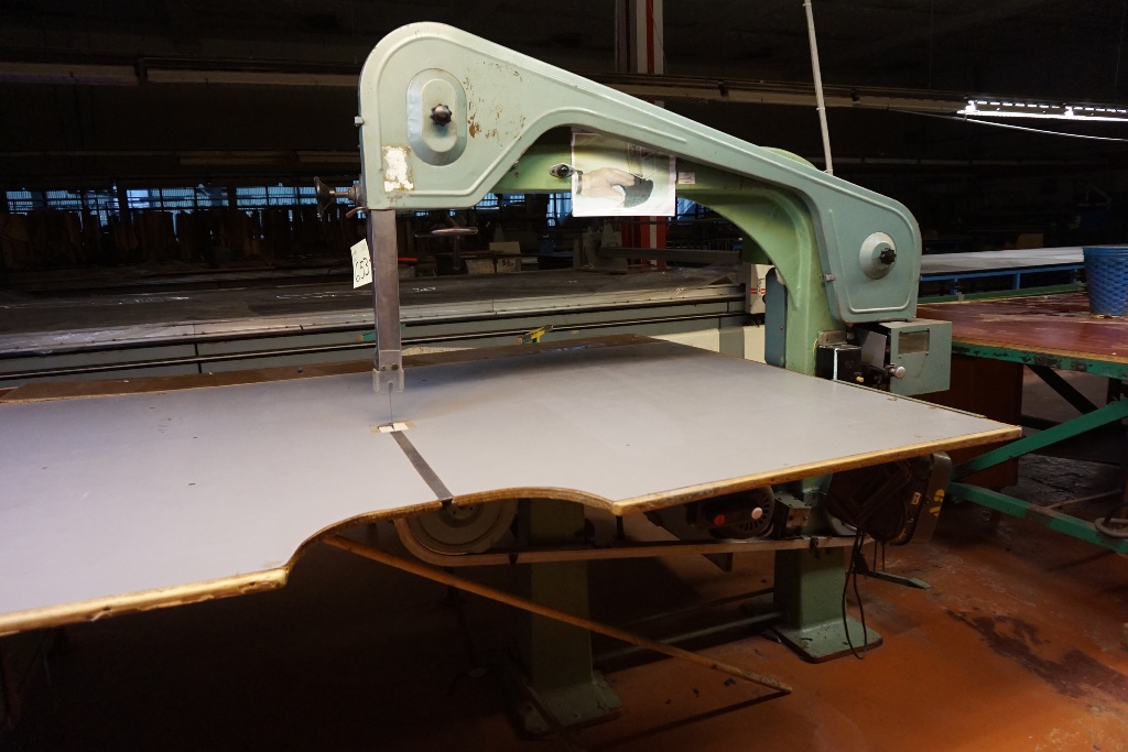 Bandsaw Fabric/Garment Cutter