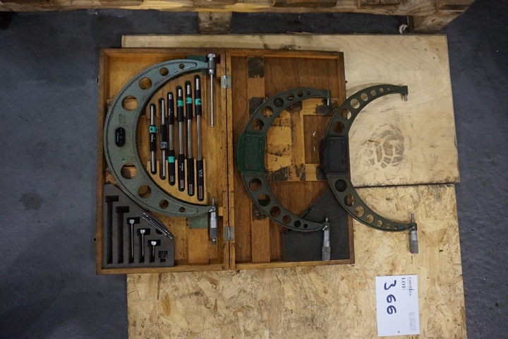 (1) 275mm – 300mm, (1) 250mm – 275mm Micrometers outside, (1) 6’’ – 12’’ Mitutoyo Adjustable.