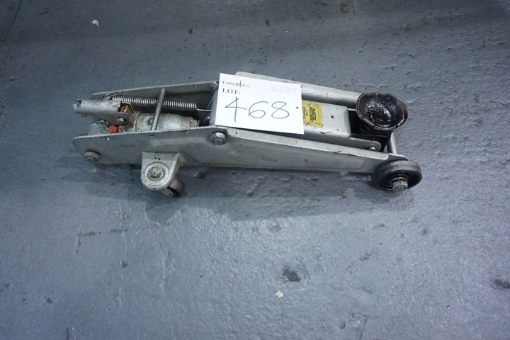 Master Mecanic 2 Ton Hydraulic Jack