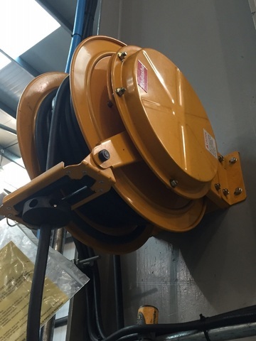 (2) Redashe Wall Mounted Retractable Hose Reels