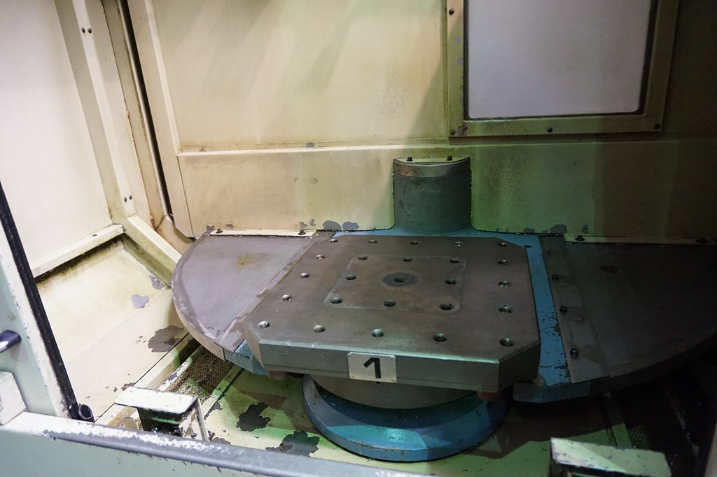 OKK HM4 Twin Pallet Horizontal Machining Centre with Fanuc 21i-M Control