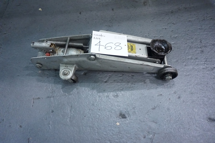 Master Mecanic 2 Ton Hydraulic Jack