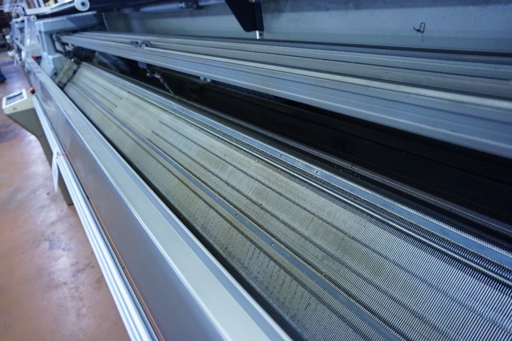 Shima Seiki Type SES 254S Flat Bed Knitting Machine