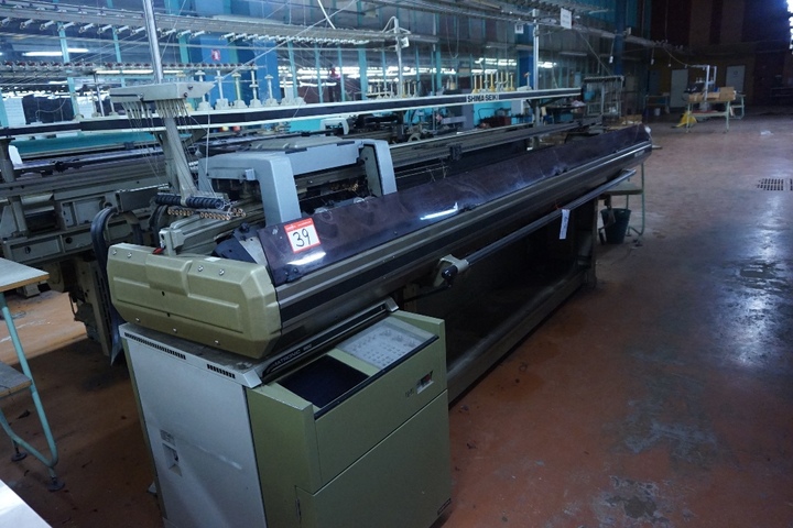 Shima Seiki Type SEC 202FF Flat Bed Knitting Machine