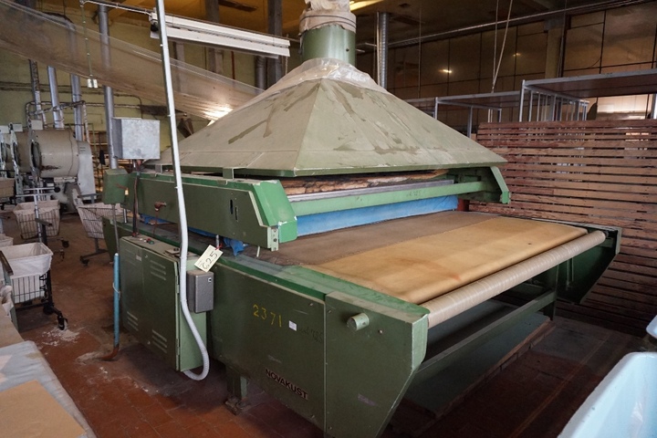 Novakust Model 320 2200mm Planomat Steam Heated Press