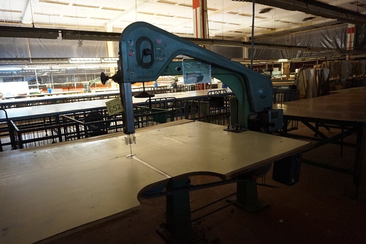 Bandsaw Fabric/Garment Cutter