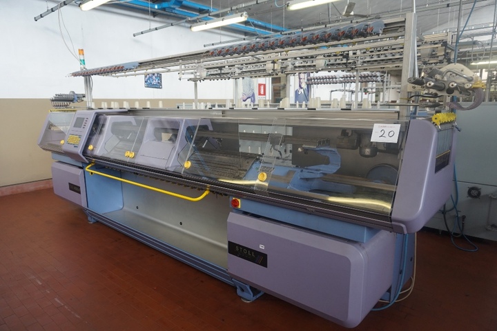 Stoll Model CMS 433.6 Flat Knitting Machine