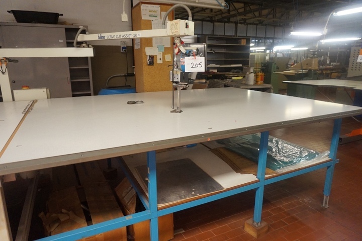 Bullmer Servo Cut Assist GS Fabric Cutter