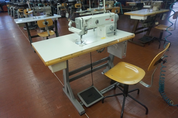 Pfaff Type 909-1053-013-004 Sewing Machine