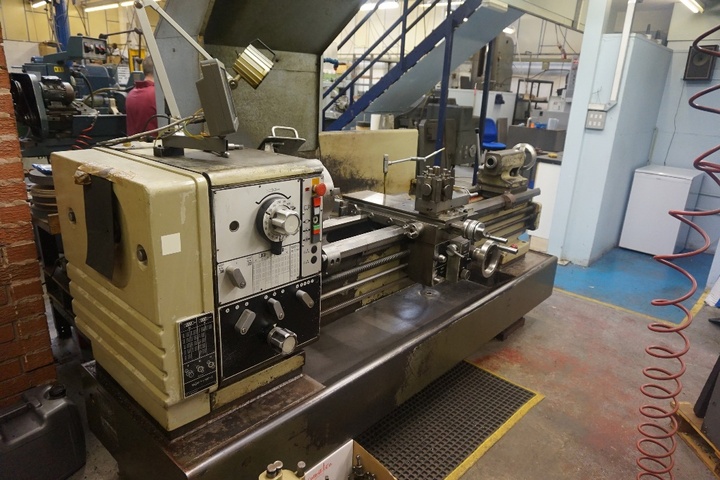 Harrison M400 Gap Bed Centre Lathe