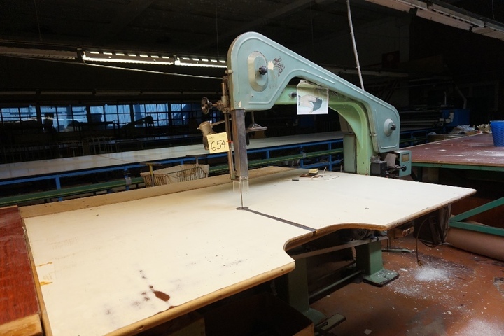 Bandsaw Fabric/Garment Cutter