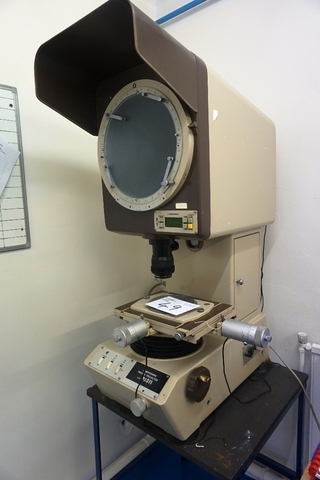 Mitutoyo Model PJ311 Profile Projector