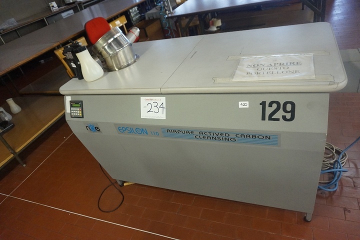 Epsilon 110 Airpure Actived Extraction Machine with Spray Gun