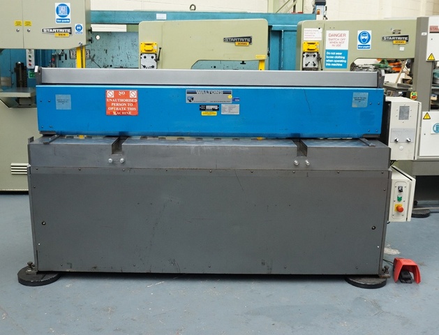 Waltons Type WPG/2000/4 Power Guillotine.