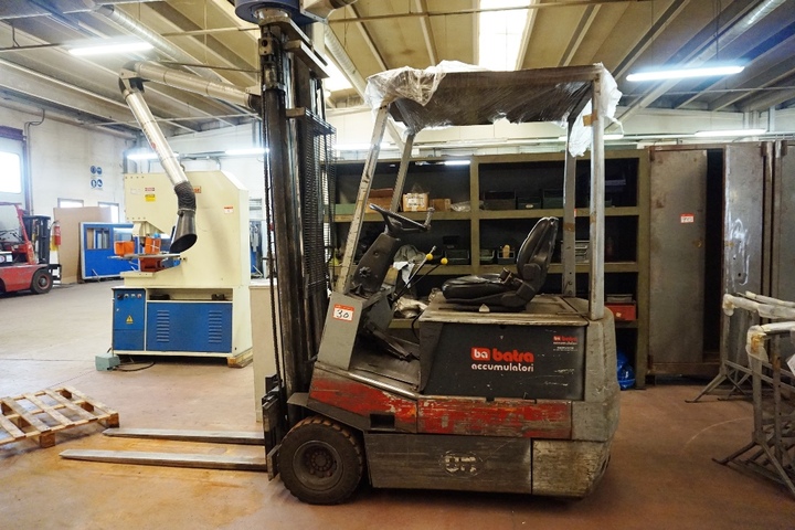 OM Model E/3 17.5 Type SE Electric Forklift Truck