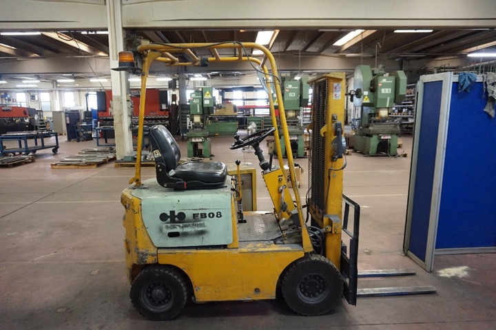Komatsu Type FB08 Electric Fork Lift Truck