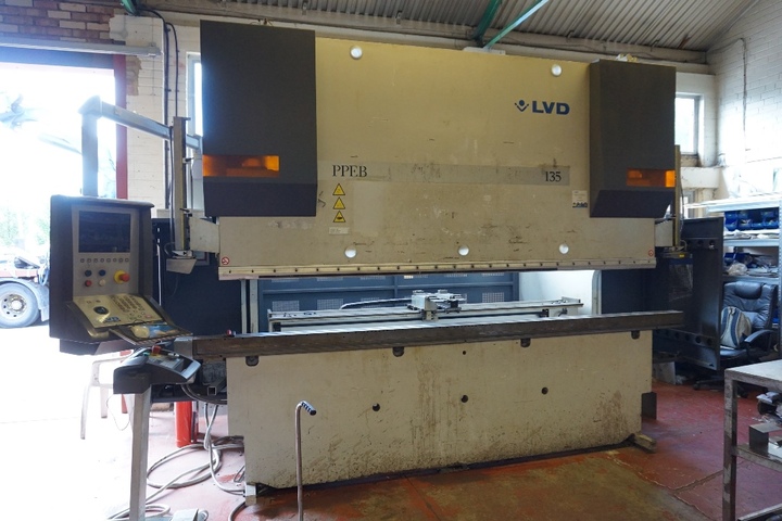 LVD Model PPEB135-3050 Pressbrake