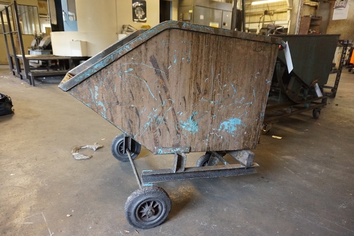 Tipping Skip 105mm x 55mm x 93mm high