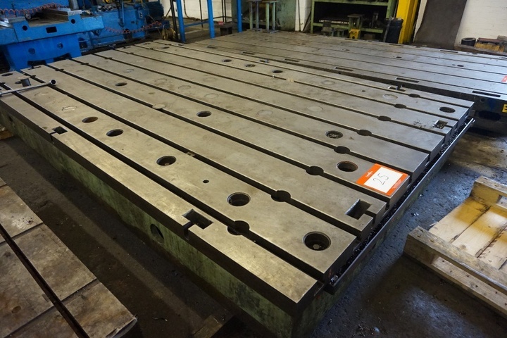 T Slotted Floor Plate on Legs 3500 x 2000mm