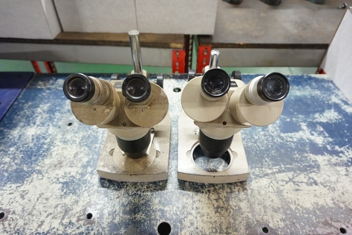 (2) Mitutoyo Microscopes and Stand