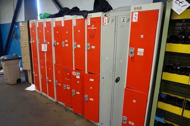 Qty of Steel 2-Tone 4 Door Locker