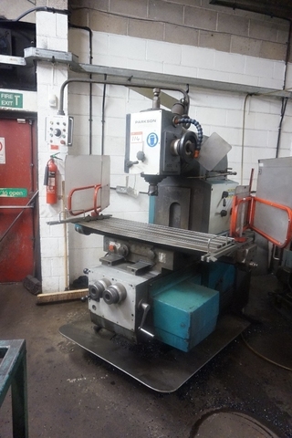 Parkson M1200 Vertical Milling Machine
