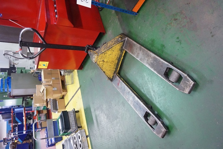 Wideside Pallet Truck