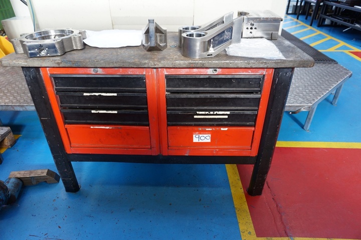 8-Drawer Workbench