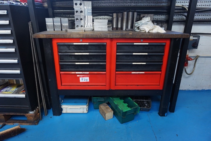8-Drawer Workbench with Record Vice