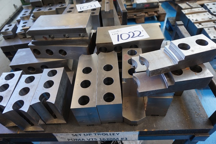 (1) x 4 Jaw Set, (4) x 3 Jaw Set