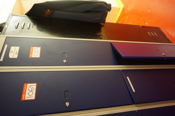 (3) x Bisley Single Unit Two Section Lockers
