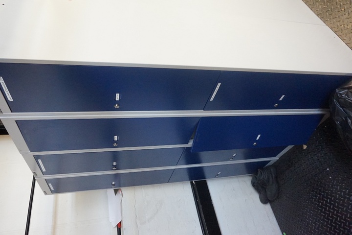 (8) x Bisley Single Unit Two Section Lockers