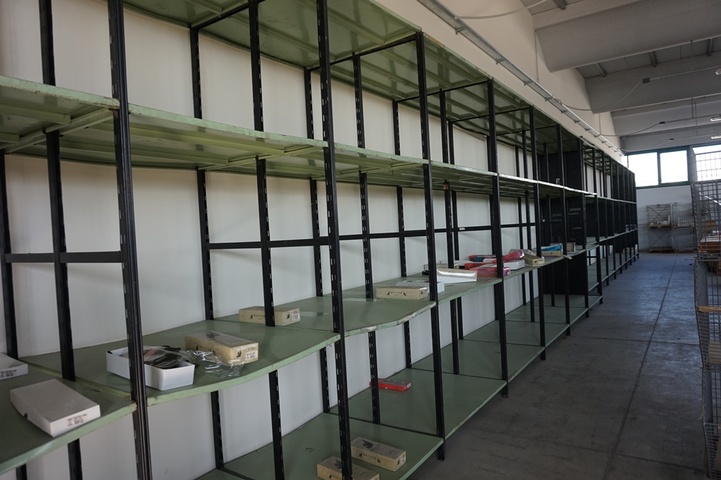 (16) x bays of 4-tier Boltless Racking