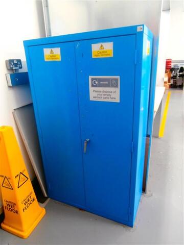 (1) Metal Cupboard 900 Wide x 450 Deep x 1530 High