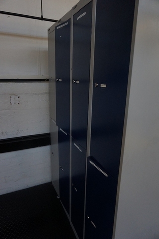 (8) x Bisley Single Unit Two Section Lockers