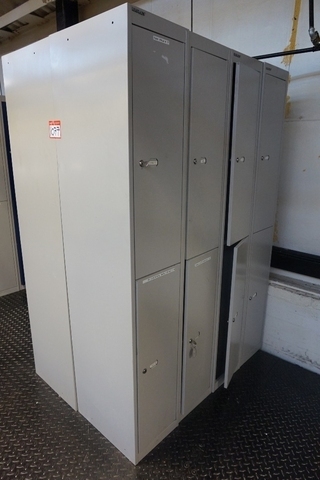 (8) x Bisley Single Unit Two Section Lockers