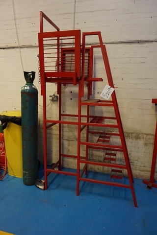 Mobile Steps with Platform