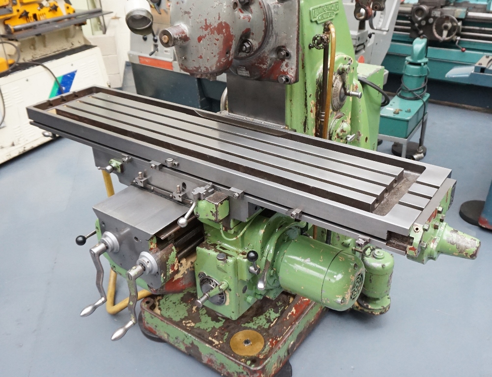 KEARNEY TRECKER Horizontal Milling Machine Type No. 3CE
