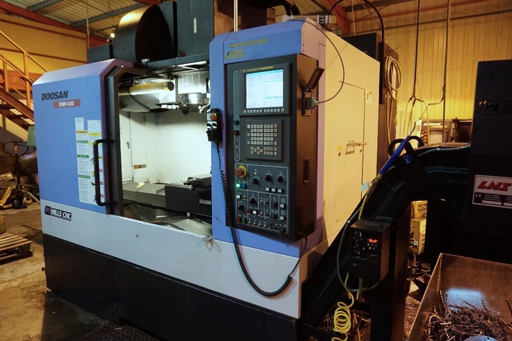Doosan DNM 400 Vertical Machining Centre