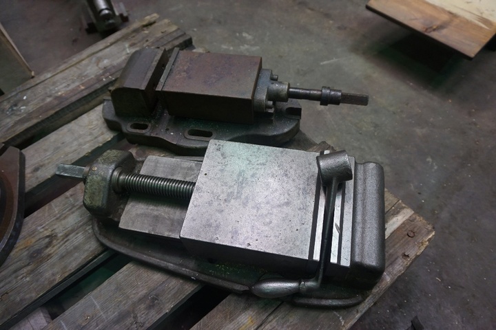 (2) x Machine Vices (1) x 6” Vice, (1) x 4 “ Vice