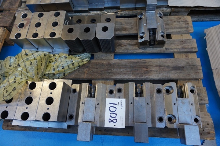 (1) x 4 Adjustable Jaw Set