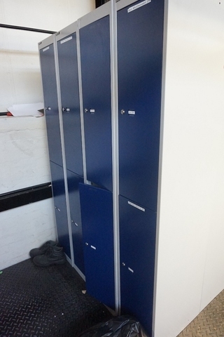 (8) x Bisley Single Unit Two Section Lockers