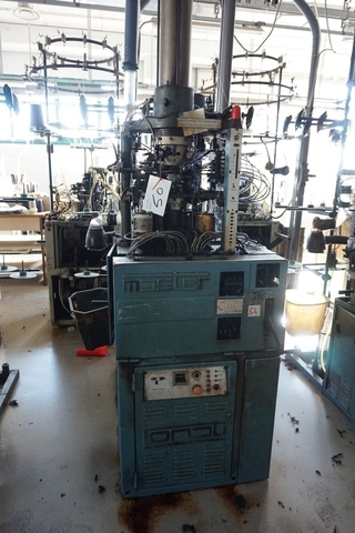 Lonati Master L3 - 600 Hosiery Knitting Machine; 3 3/4" diameter; 200 Needle Count; 17 Gauge