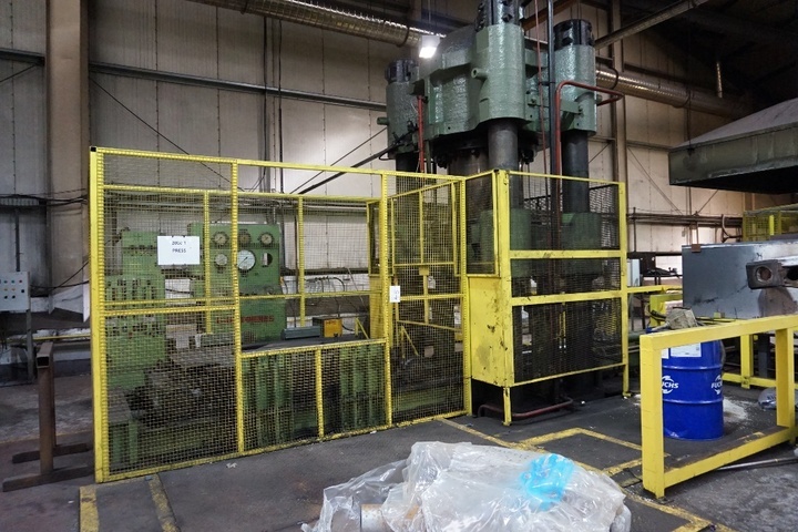 Fielding 2000-Ton Hydraulic Forging Press