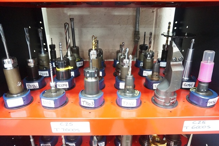 48 HSK63 Tool Holders