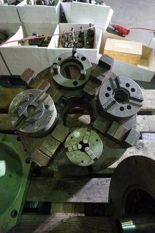 (4) x Various Chucks