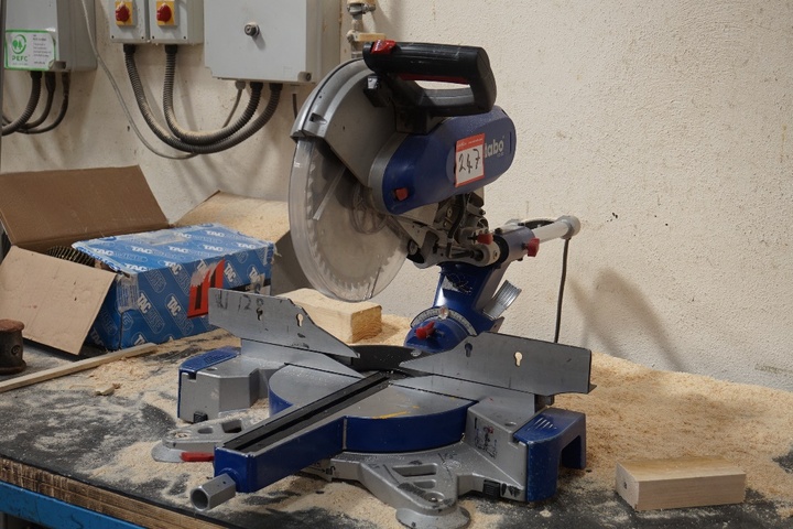 12” Metabo Chopsaw 49716 Meppen with Extraction Unit