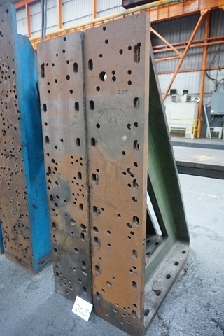 (2) Angle Plates